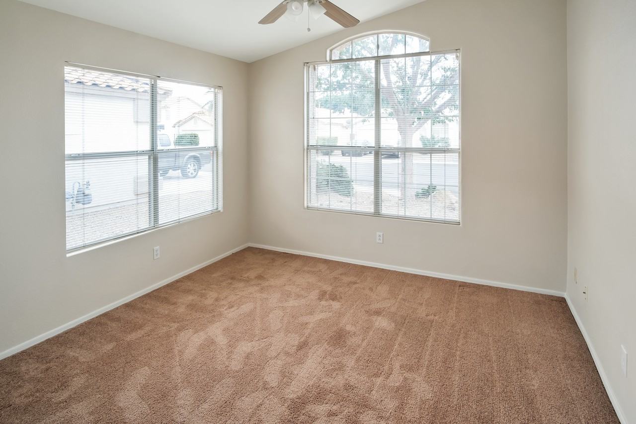 1200 W Kingbird Dr - Photo 4 of 17