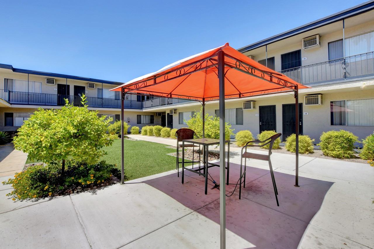 The Landing - Photo 5 of 32