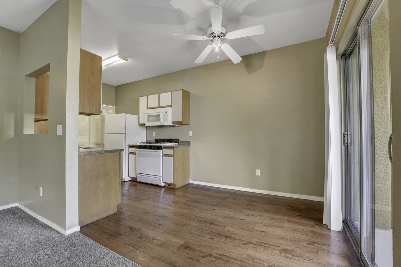 Sandpointe - Photo 4 of 36