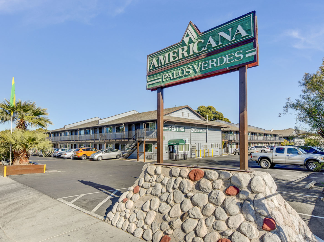 Americana 4050 Palos Verdes St, Las Vegas, NV 89119 Apartment for