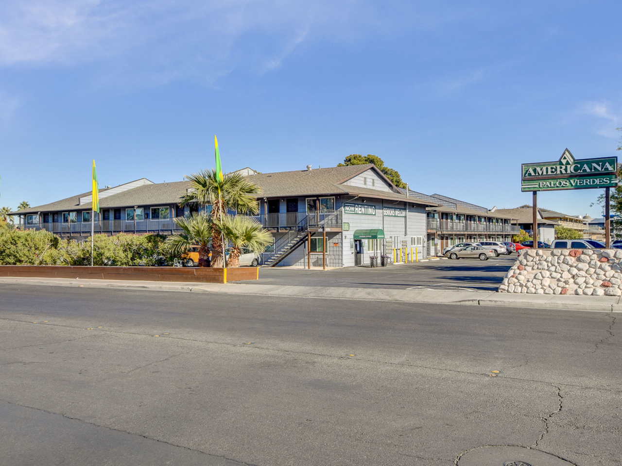 Americana - Photo 2 of 20