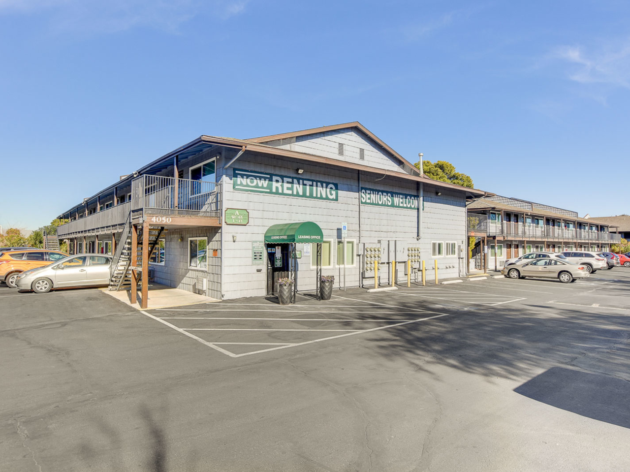 Americana - Photo 3 of 20