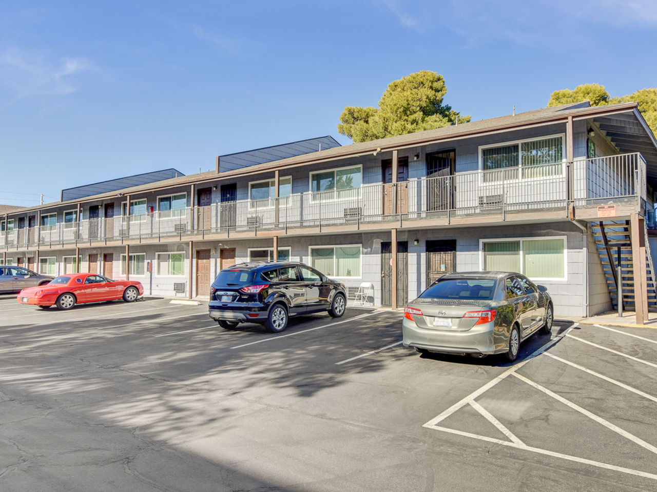 Americana - Photo 6 of 20