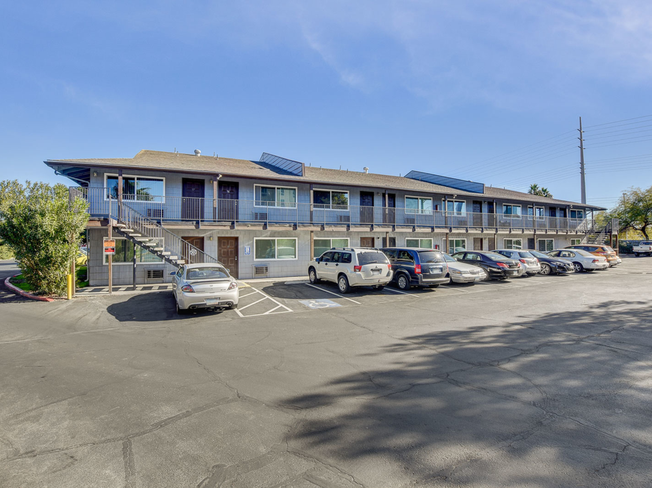 Americana - Photo 7 of 20