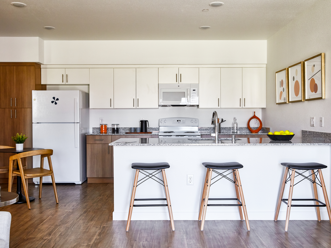 Showboat Park Apartments - Photo 5 of 50