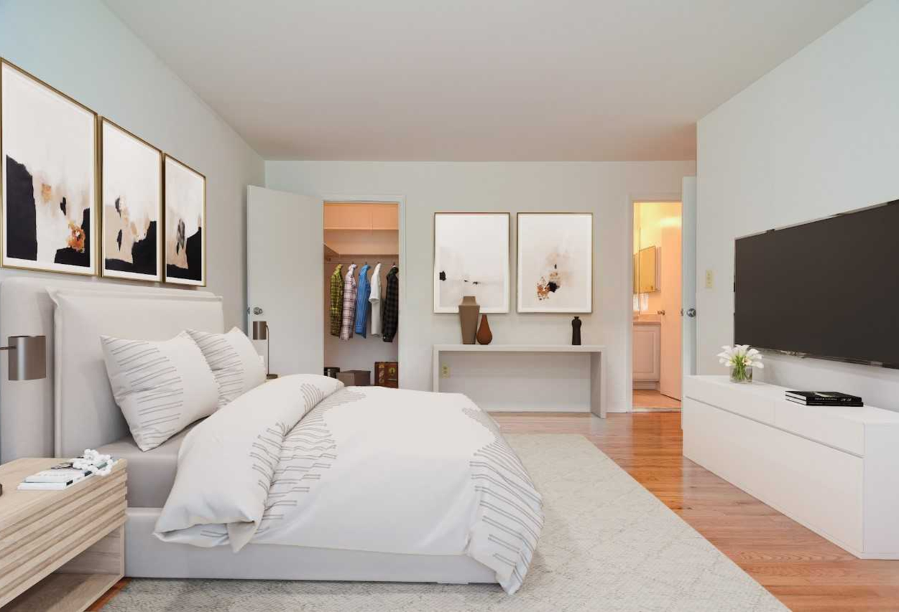 Montrose Manor - Photo 5 of 23