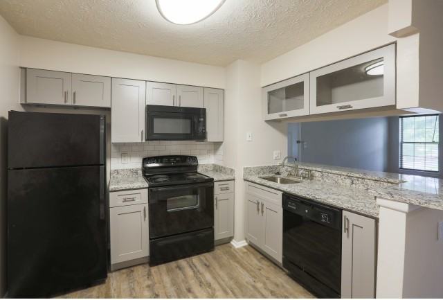 Arcadian Apartments - Photo 6 of 42