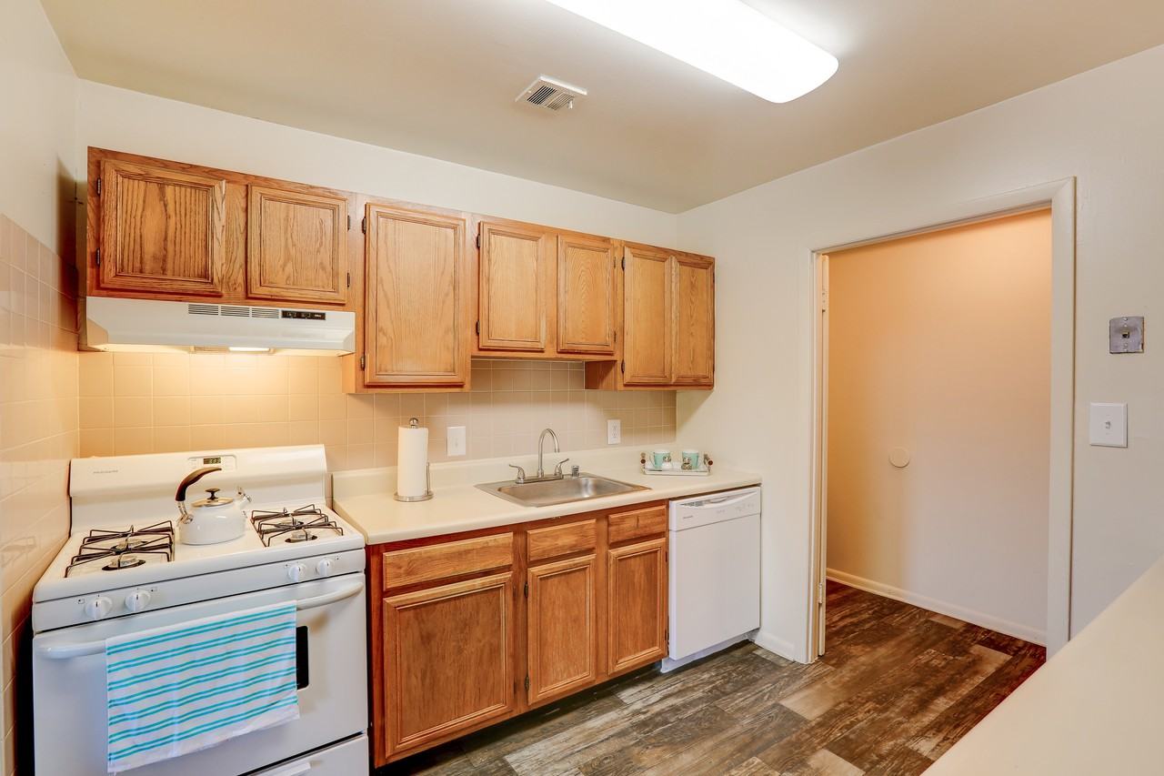 Kings Ridge - Photo 4 of 12