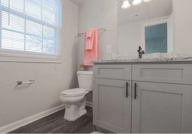 Landmark Apartments - Photo 6 of 27