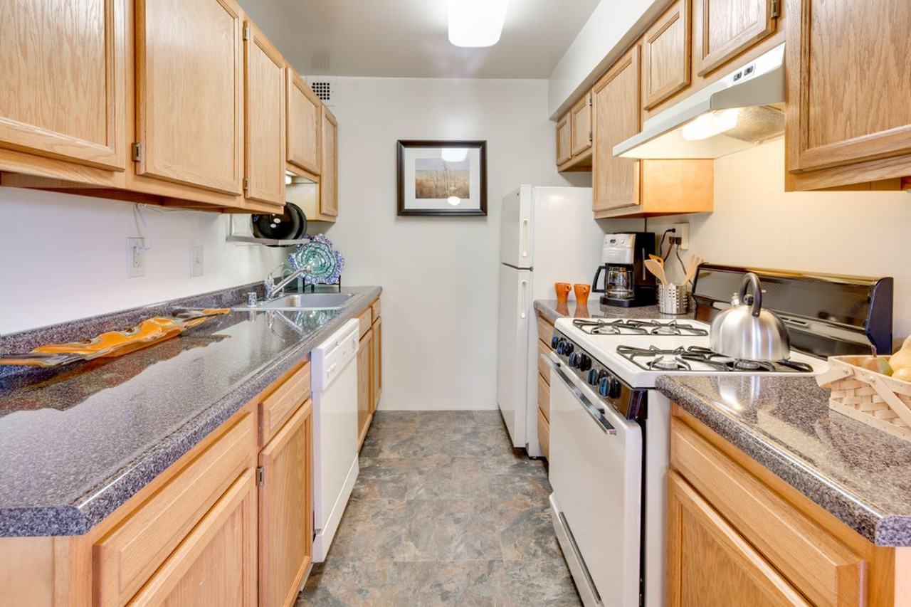 1840 Apartments - Photo 6 of 14