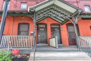 featured image of 3918 Sansom St