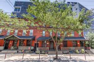 featured image of 3928 Sansom St