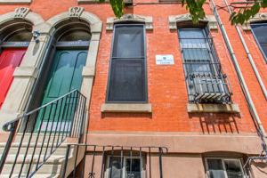 featured image of 3937 Pine St