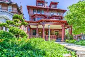 featured image of 4625 Spruce St