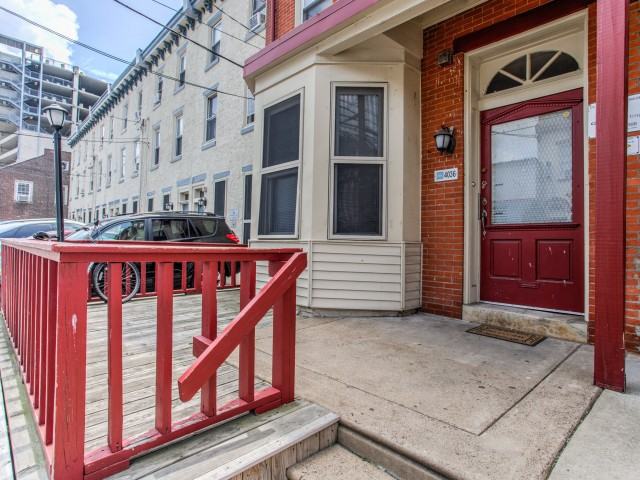 Campus Apartments - Photo 3 of 6