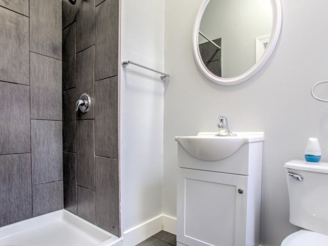 Campus Apartments - Photo 4 of 11