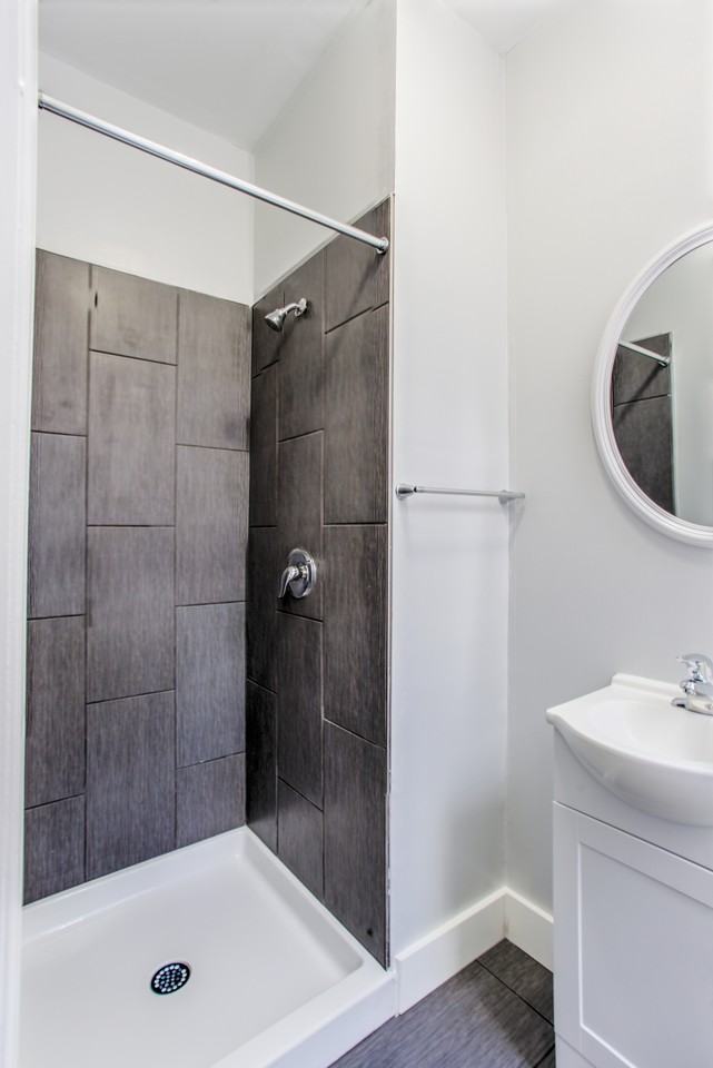 Campus Apartments - Photo 5 of 11