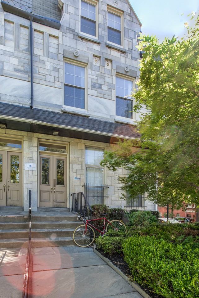 Campus Apartments - Photo 3 of 4