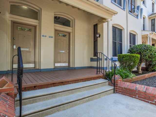 Campus Apartments - Photo 3 of 4