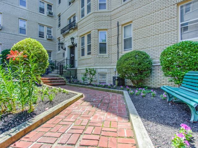 Campus Apartments - Photo 4 of 12