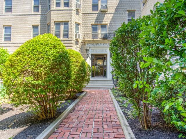 Campus Apartments - Photo 6 of 12