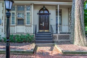 featured image of 4018 Pine St