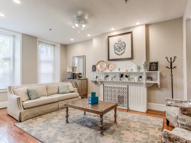 Campus Apartments - Photo 4 of 13