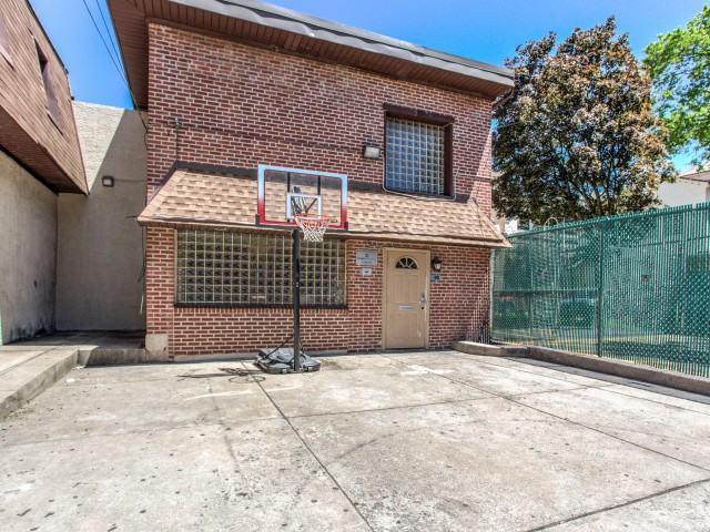 Campus Apartments - Photo 2 of 2