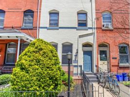 featured image of 4033 Locust St