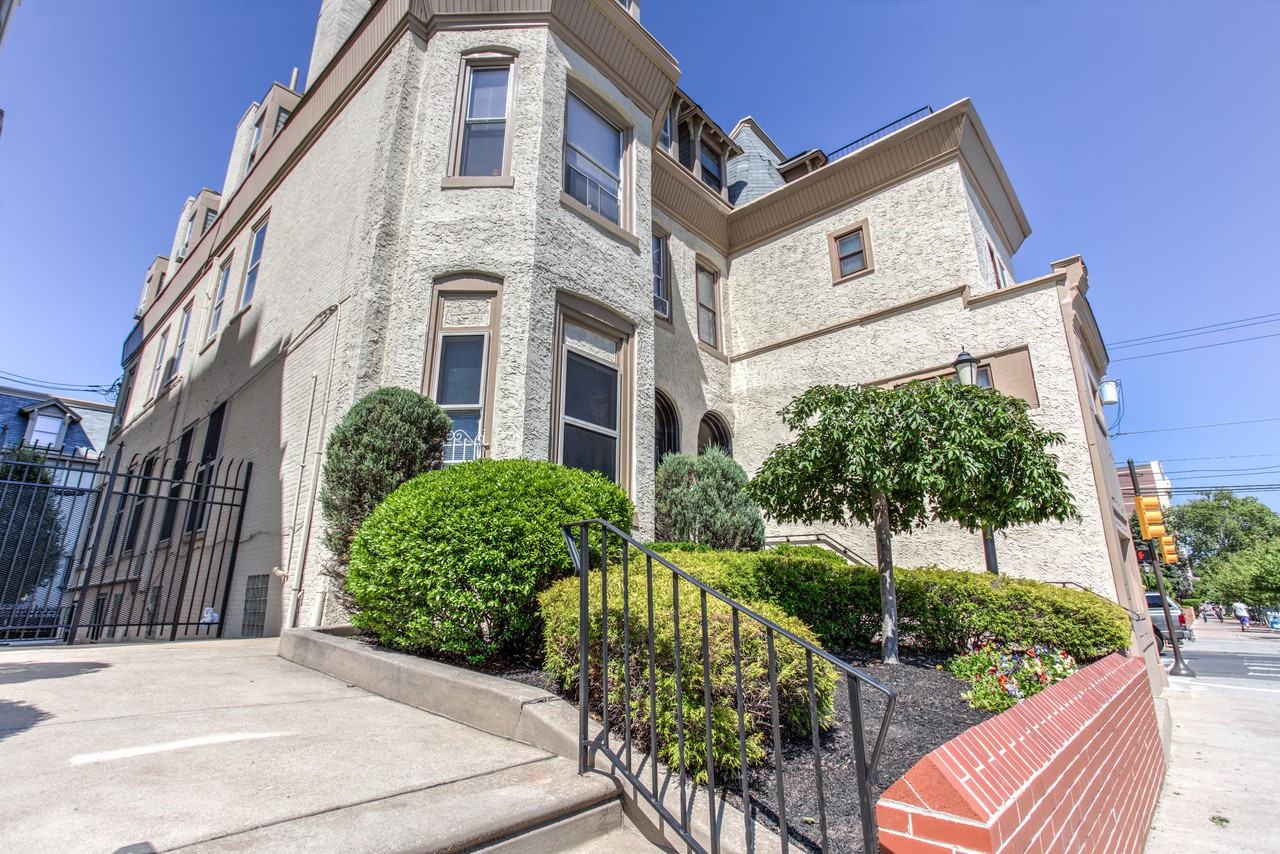 Campus Apartments - Photo 2 of 4