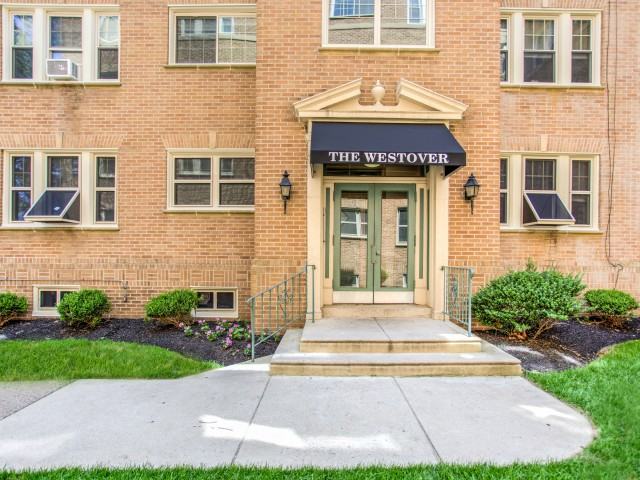 Campus Apartments - Photo 4 of 11