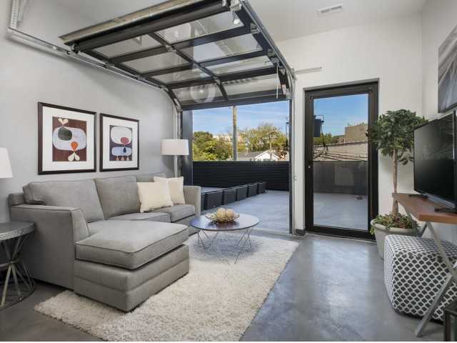 1647 N. Milwaukee - Photo 4 of 11