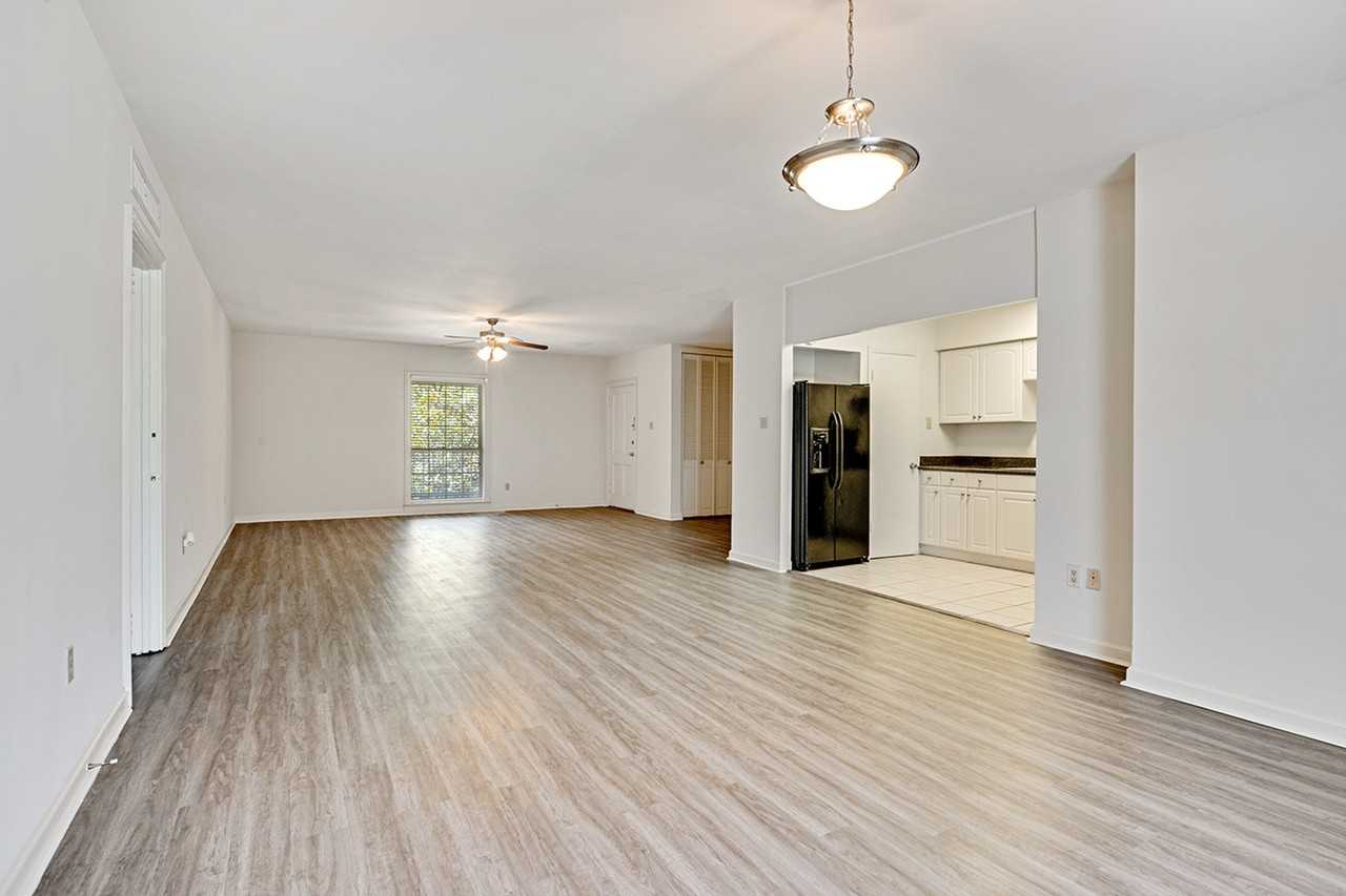 The Patrician - Photo 5 of 20