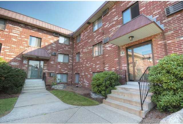 COURTYARD PRINCETON PLACE - Photo 4 of 8