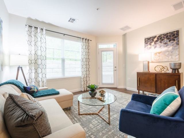 Mill and 3 Apartments - Photo 5 of 37