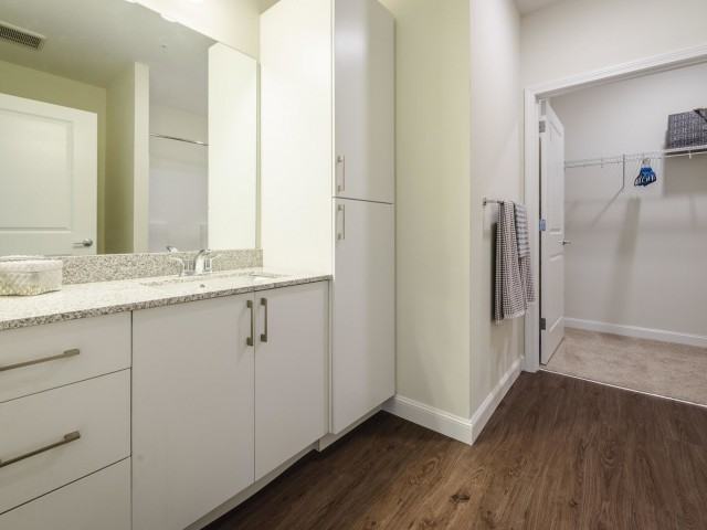 Mill and 3 Apartments - Photo 7 of 37