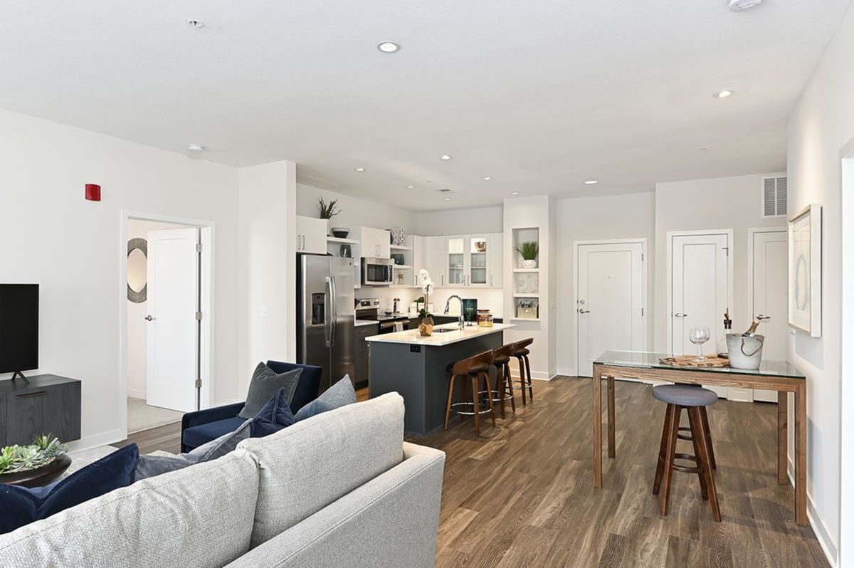 The District Flats Apartments - 8757 Penrose Ln Lenexa KS | Zumper