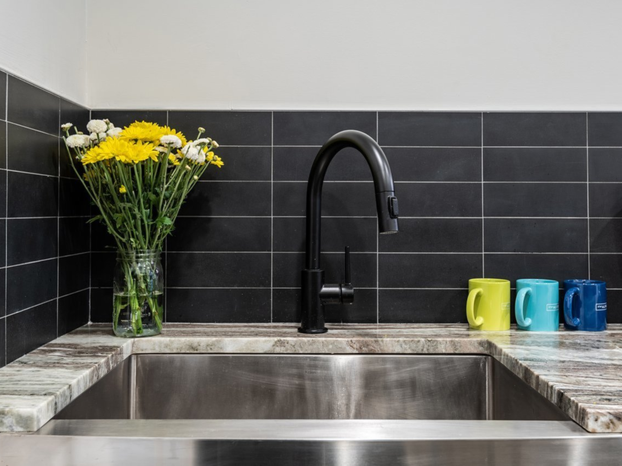 691 Juniper Apartments - Photo 6 of 46