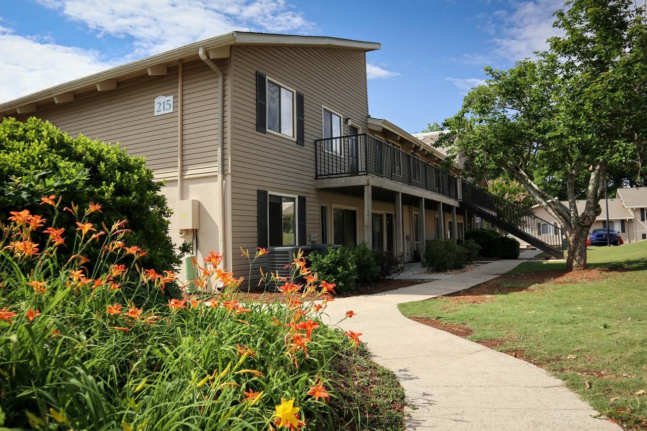 The Bluffs at Epps Bridge Apartments 195 Epps Bridge Rd, Athens, GA