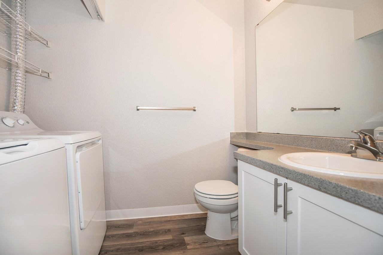 Meridian Green Townhomes - Photo 3 of 41