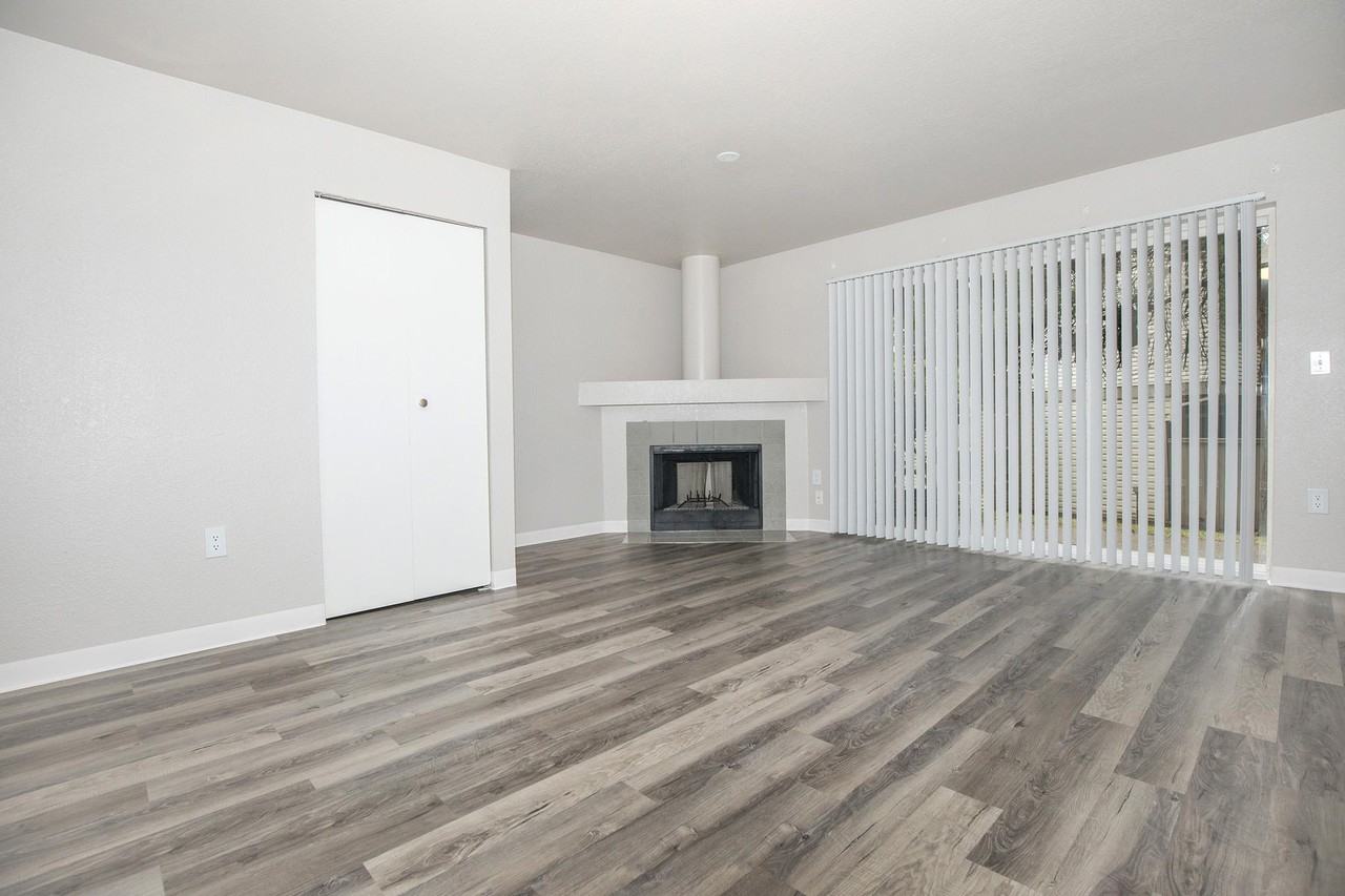 Meridian Green Townhomes - Photo 4 of 41