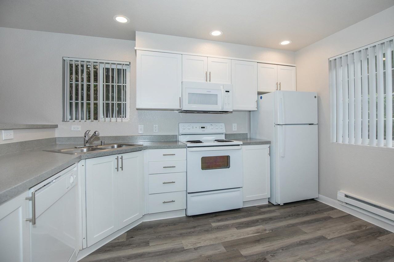 Meridian Green Townhomes - Photo 5 of 41