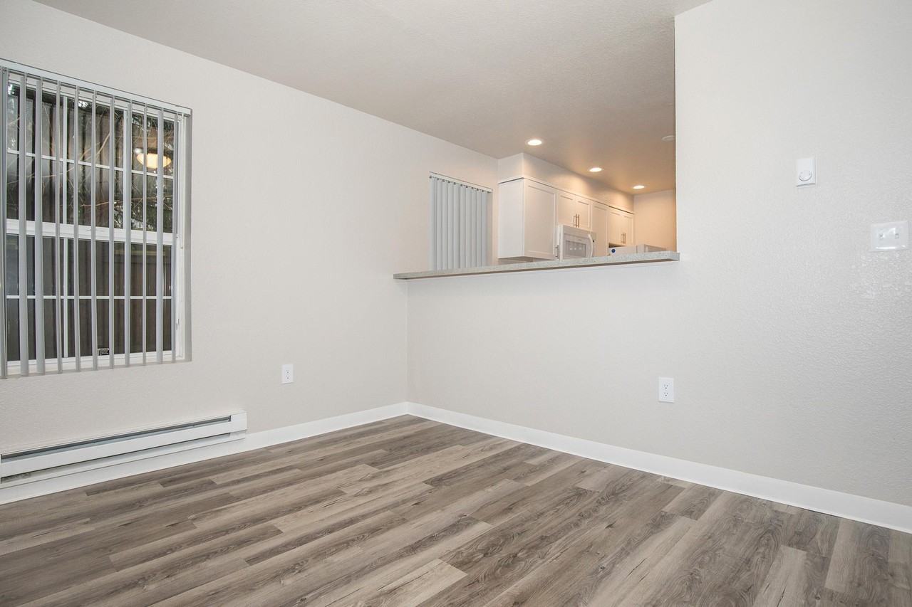 Meridian Green Townhomes - Photo 7 of 41