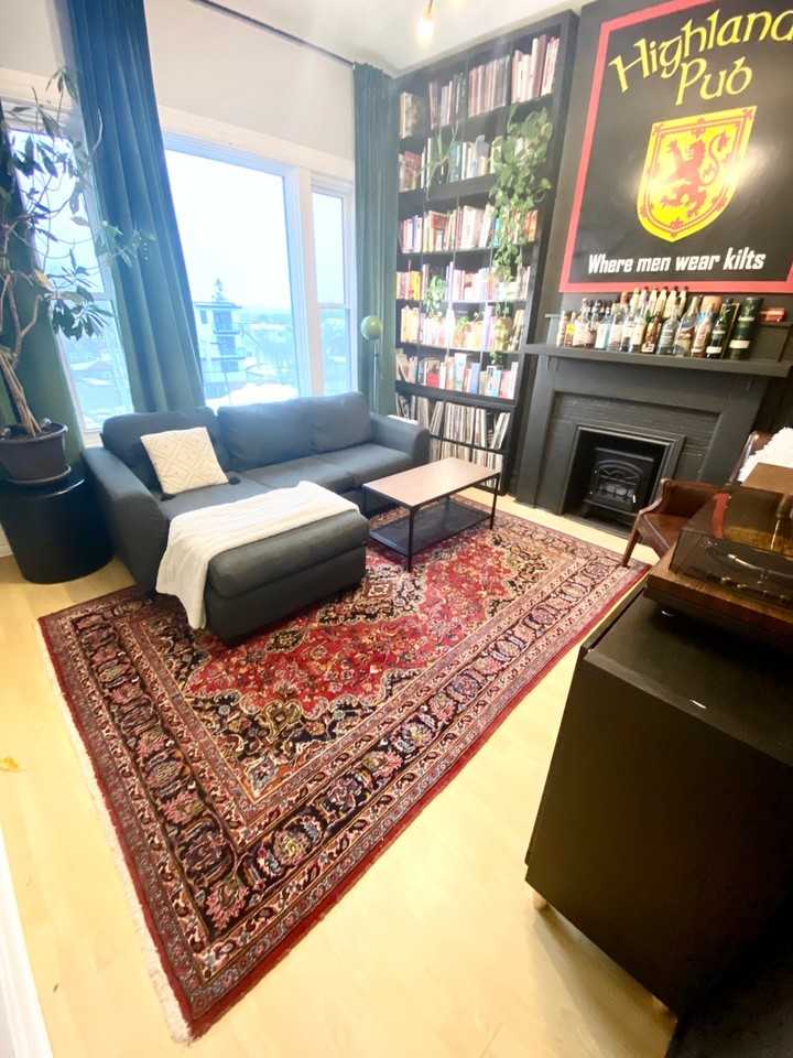 1010 Wellington Street West #5