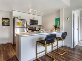 featured image of 435 S Linn St