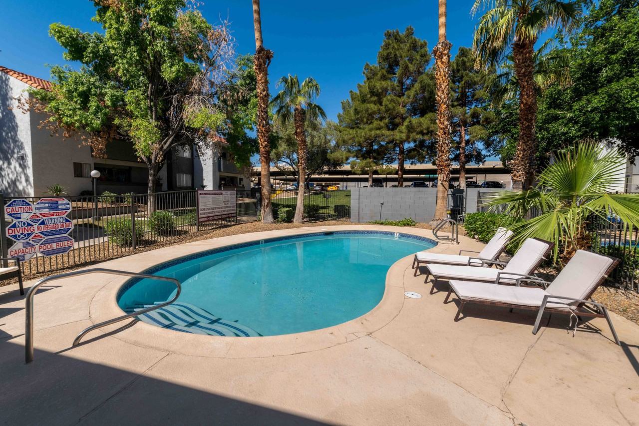 Villa Del Sol - Photo 2 of 18