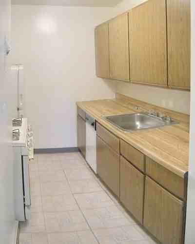 Arlington Boulevard Apartments - Photo 7 of 11