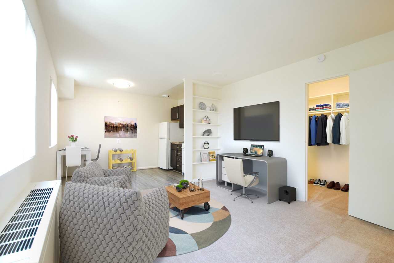 Dorchester Apartments - Photo 5 of 31