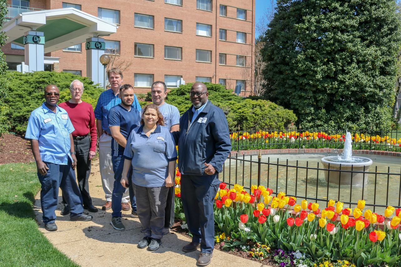 Dorchester Towers Apartments - Photo 4 of 11