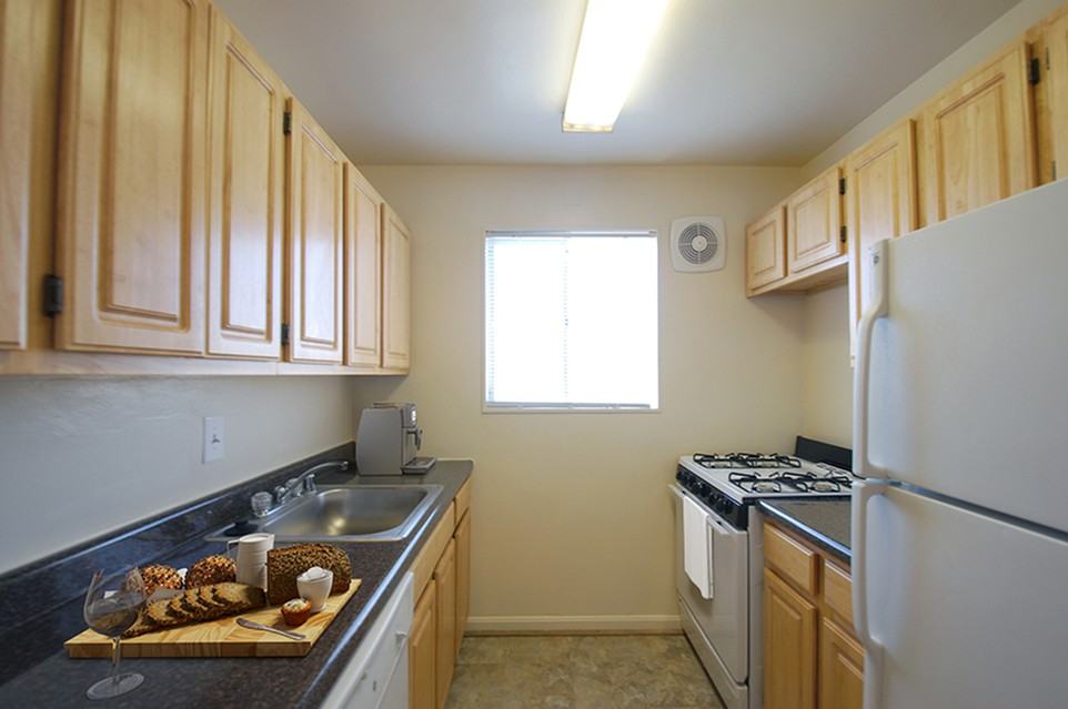 Oakland Apartments - Photo 5 of 37